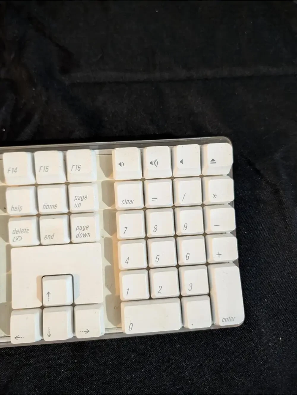 Apple Wireless Keyboard Full Size with Numeric Keypad White